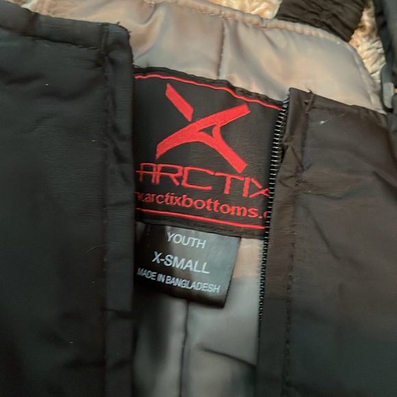 Youth XS Snowsuit - Picture 4 of 5